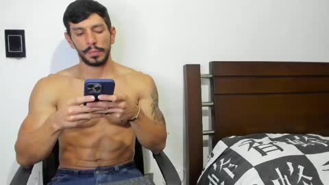 kevin_malone22 online show from April 2026 10:16:01 PM