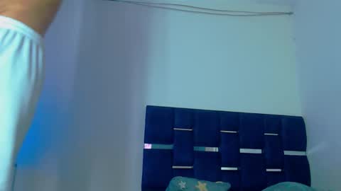 Snapshot of kevin_marlon chatting on November 2025 04:35:01 AM Kevin y marlon online show from November 2025 04:35:01 AM