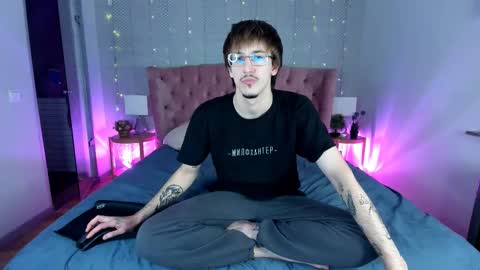 Kevin online show from November 2025 03:34:01 AM