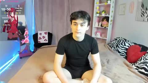 kevinhunter_ online show from November 2025 06:39:01 PM