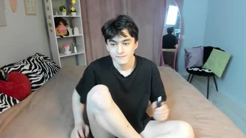 kevinhunter_ online show from November 2025 04:34:02 PM