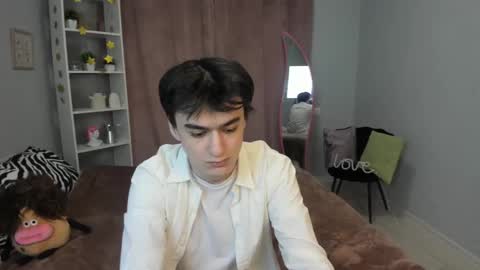 kevinhunter_ online show from November 2025 04:29:02 PM