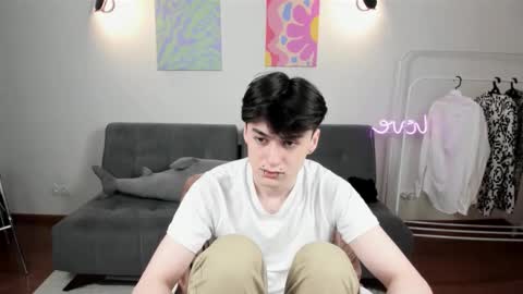 kevinhunter_ online show from November 2025 03:58:01 PM