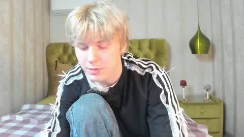 Snapshot of kevinm1lky chatting on October 2025 02:41:01 PM Kevin online show from October 2025 02:41:01 PM