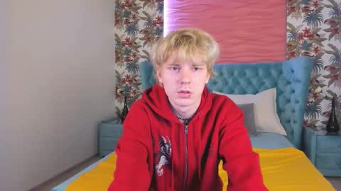 Snapshot of kevinm1lky chatting on October 2025 02:42:02 PM Kevin online show from October 2025 02:42:02 PM