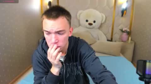 Snapshot of kevinm1lky chatting on October 2025 12:17:02 PM Kevin online show from October 2025 12:17:02 PM