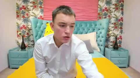 Snapshot of kevinm1lky chatting on October 2025 12:50:01 PM Kevin online show from October 2025 12:50:01 PM