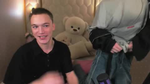 Snapshot of kevinm1lky chatting on November 2025 02:19:02 PM Kevin online show from November 2025 02:19:02 PM