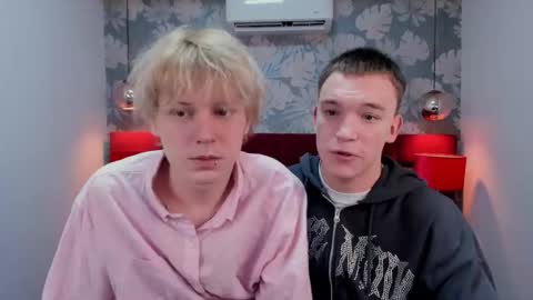 Snapshot of kevinm1lky chatting on November 2025 01:21:02 PM Kevin online show from November 2025 01:21:02 PM