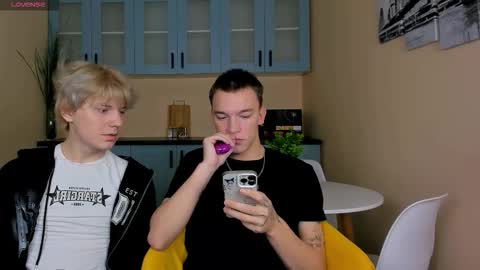 Snapshot of kevinm1lky chatting on November 2025 07:41:02 PM Kevin online show from November 2025 07:41:02 PM