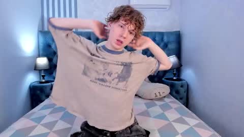 Snapshot of kevinm1lky chatting on March 2026 06:52:01 AM Kevin online show from March 2026 06:52:01 AM