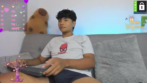 Snapshot of kevinxlvx chatting on October 2025 01:09:02 AM kevin and ottis online show from October 2025 01:09:02 AM