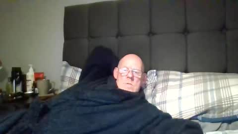 kevlooking4sez online show from November 2025 01:55:02 AM