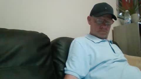 kevlooking4sez online show from May 2026 09:09:02 PM