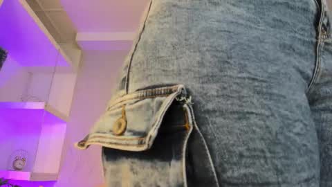 Keyla  online show from December 2025 12:03:02 PM