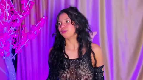 Keyla noa online show from November 2025 05:25:02 PM