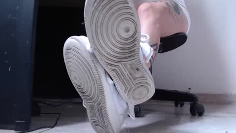     online show from October 2025 04:18:01 PM