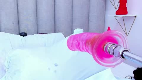 Keylla online show from December 2024 11:40:02 PM