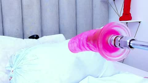 Keylla online show from December 2024 11:12:02 PM