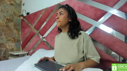 keylli_vega online show from May 2026 12:23:02 PM
