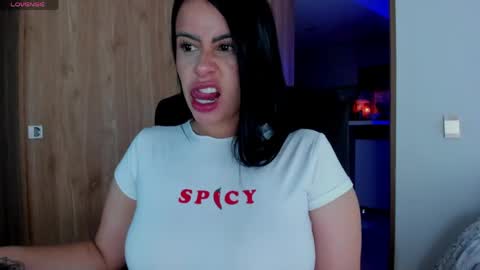 Laura online show from May 2026 06:32:03 AM
