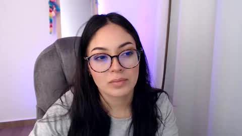 Liss online show from November 2025 01:49:02 AM