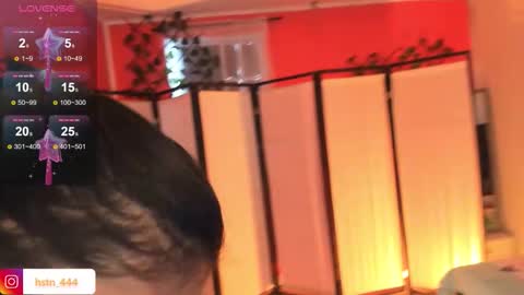 Khloe online show from November 2025 12:48:01 PM