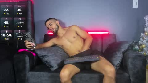 Khriss brown online show from December 2024 07:43:02 PM