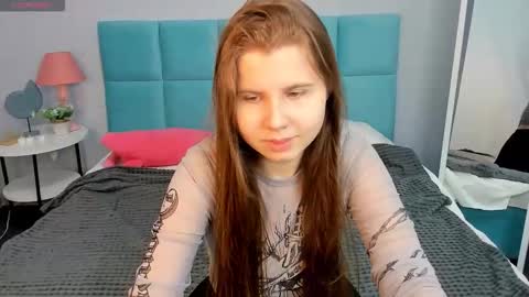 Ellie online show from October 2025 03:05:02 AM