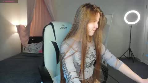 Ellie online show from October 2025 03:04:01 AM