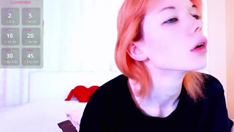 Snapshot of kiara_dream chatting on June 2026 10:59:01 PM Kira online show from June 2026 10:59:01 PM