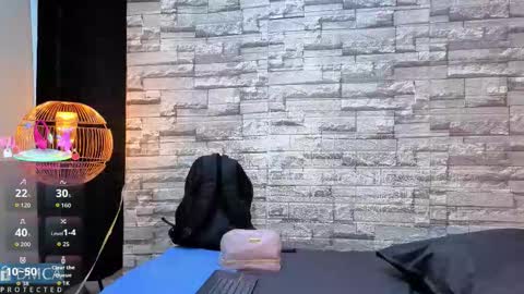 Kiara Zahiri online show from November 2025 11:44:01 AM