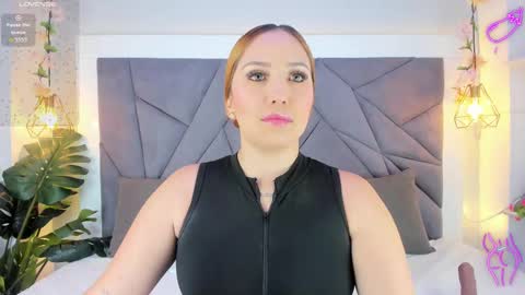 kiarha  online show from September 2025 11:21:02 AM