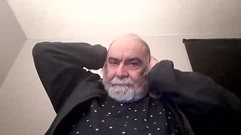 KICKINME online show from November 2025 08:46:02 PM