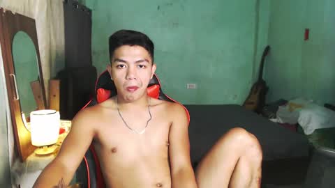 Snapshot of kiel_asianboy chatting on May 2026 08:12:02 AM EJ online show from May 2026 08:12:02 AM