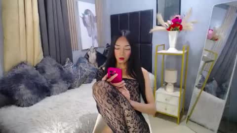 kieramoore online show from October 2025 03:00:01 PM