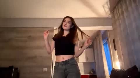 Ola my name is Lissa  Lets hit 10 Thumbs Up together   online show from February 2026 02:24:02 PM