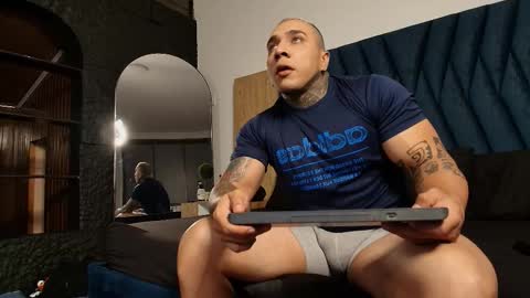 Snapshot of kiing_magic chatting on February 2026 01:10:02 AM kiing magic online show from February 2026 01:10:02 AM