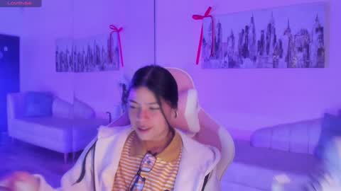 kIKI online show from December 2024 12:33:02 PM