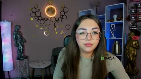 Snapshot of kiki_swan chatting on April 2026 01:41:02 PM kiki_swan online show from April 2026 01:41:02 PM