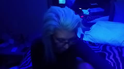 kikilovespartylights online show from December 2024 12:34:01 PM