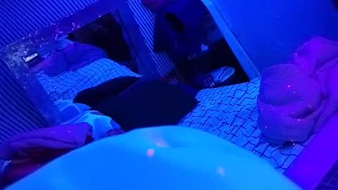 kikilovespartylights online show from November 2025 11:24:01 AM