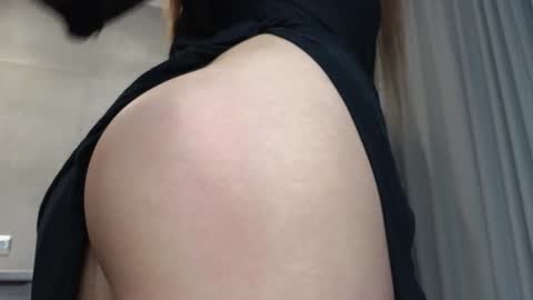 Snapshot of killer__girls chatting on January 2025 03:15:01 AM EvaAnna online show from January 2025 03:15:01 AM