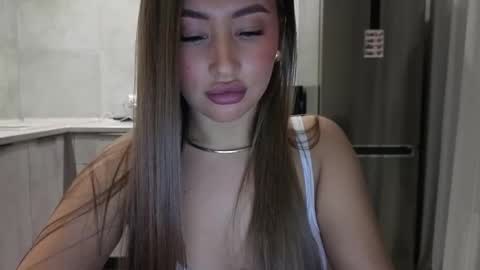 Snapshot of killer__girls chatting on November 2025 09:14:01 PM EvaAnna online show from November 2025 09:14:01 PM