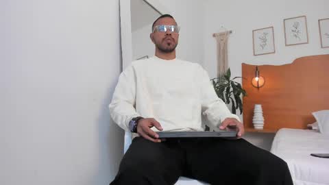 Snapshot of killua_zagarra_ chatting on May 2026 08:36:02 PM Kilua Muscle guy online show from May 2026 08:36:02 PM
