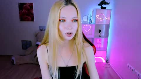 kim_boyd online show from February 2025 06:32:02 PM