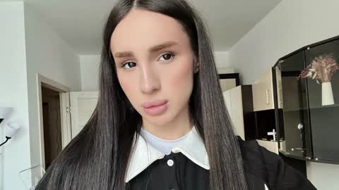 Kim Oberlin online show from February 2026 04:00:01 PM