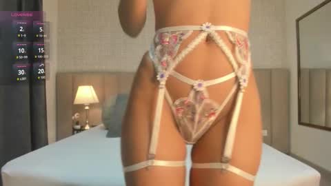 Kim online show from October 2025 01:20:02 PM