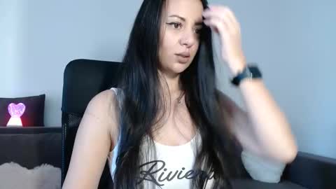 Kim online show from November 2025 10:04:02 AM