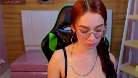 Kim online show from December 2025 10:37:01 PM